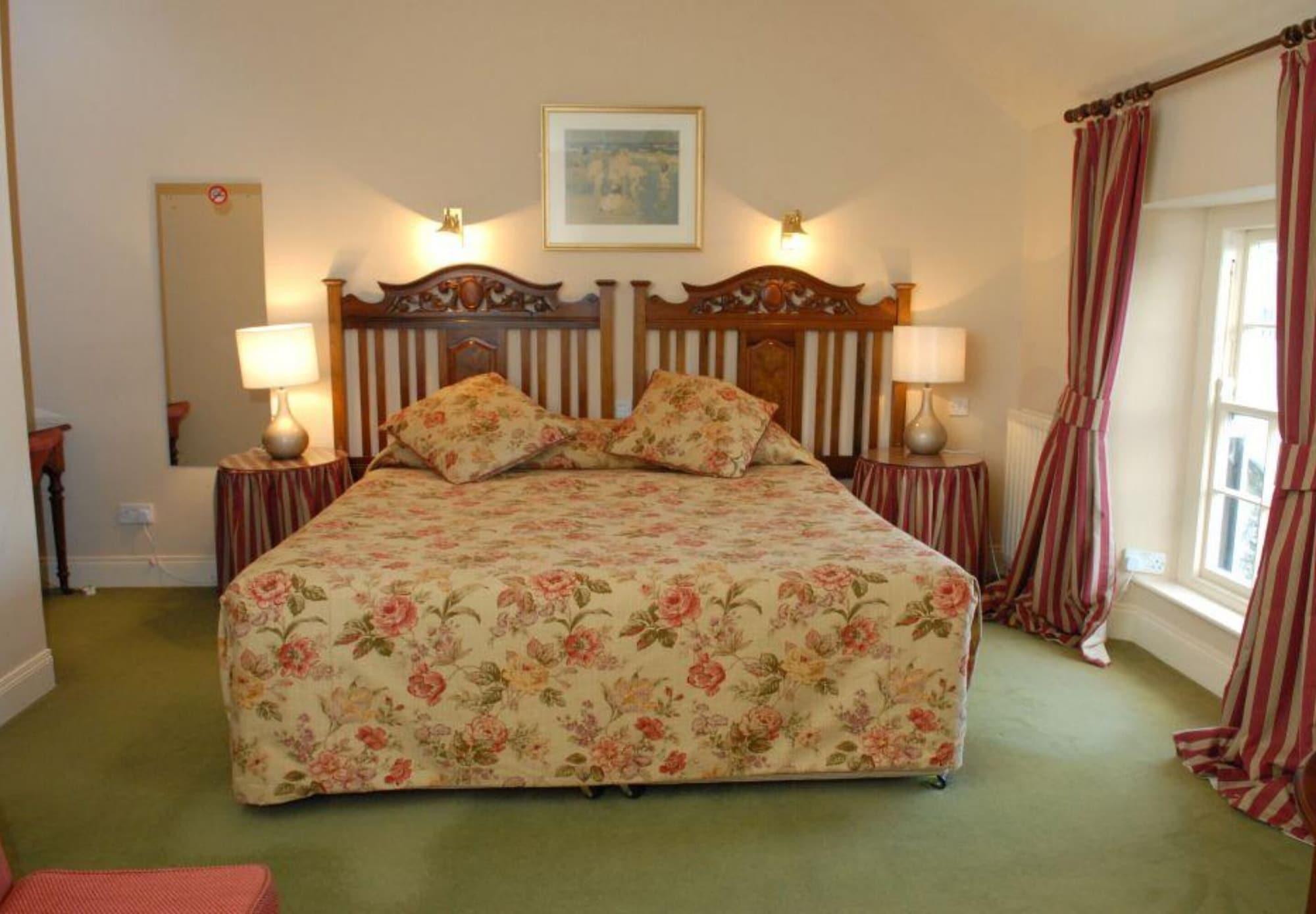 Londonderry Arms Hotel คาร์นโลห์ ภายนอก รูปภาพ
