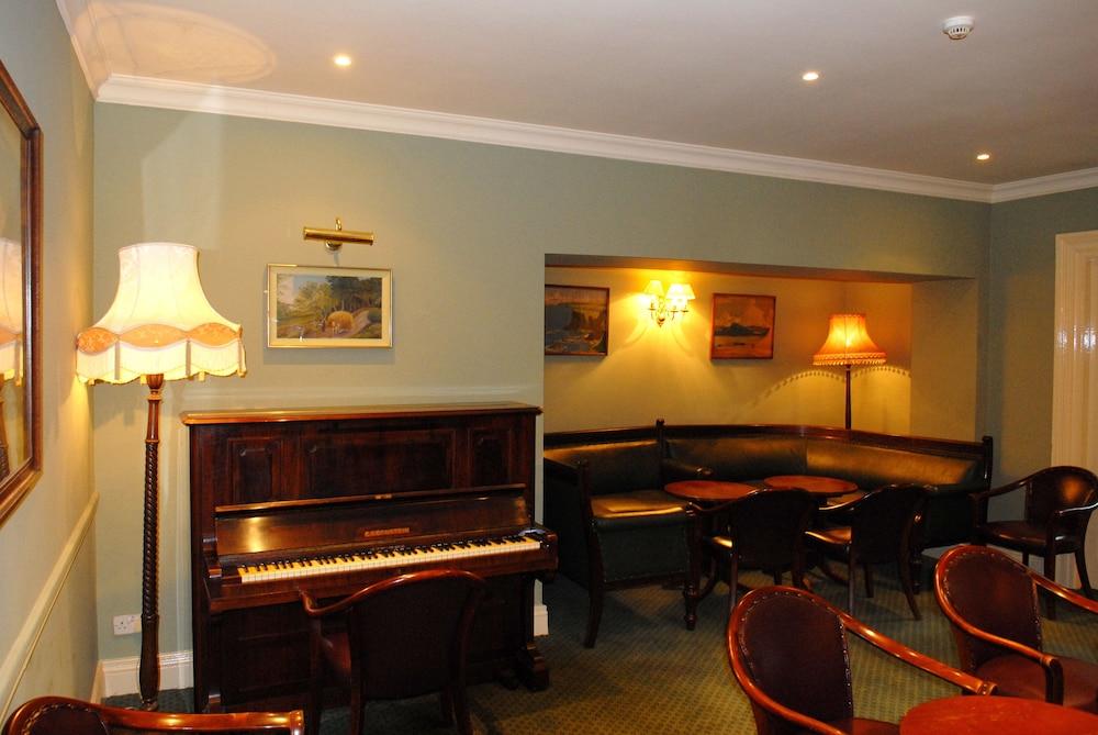 Londonderry Arms Hotel คาร์นโลห์ ภายนอก รูปภาพ