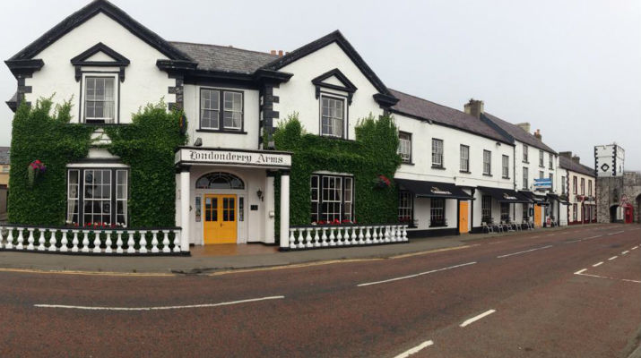 Londonderry Arms Hotel คาร์นโลห์ ภายนอก รูปภาพ