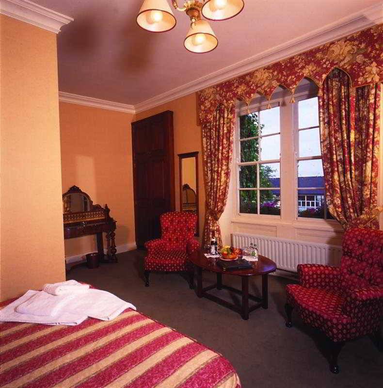 Londonderry Arms Hotel คาร์นโลห์ ภายนอก รูปภาพ