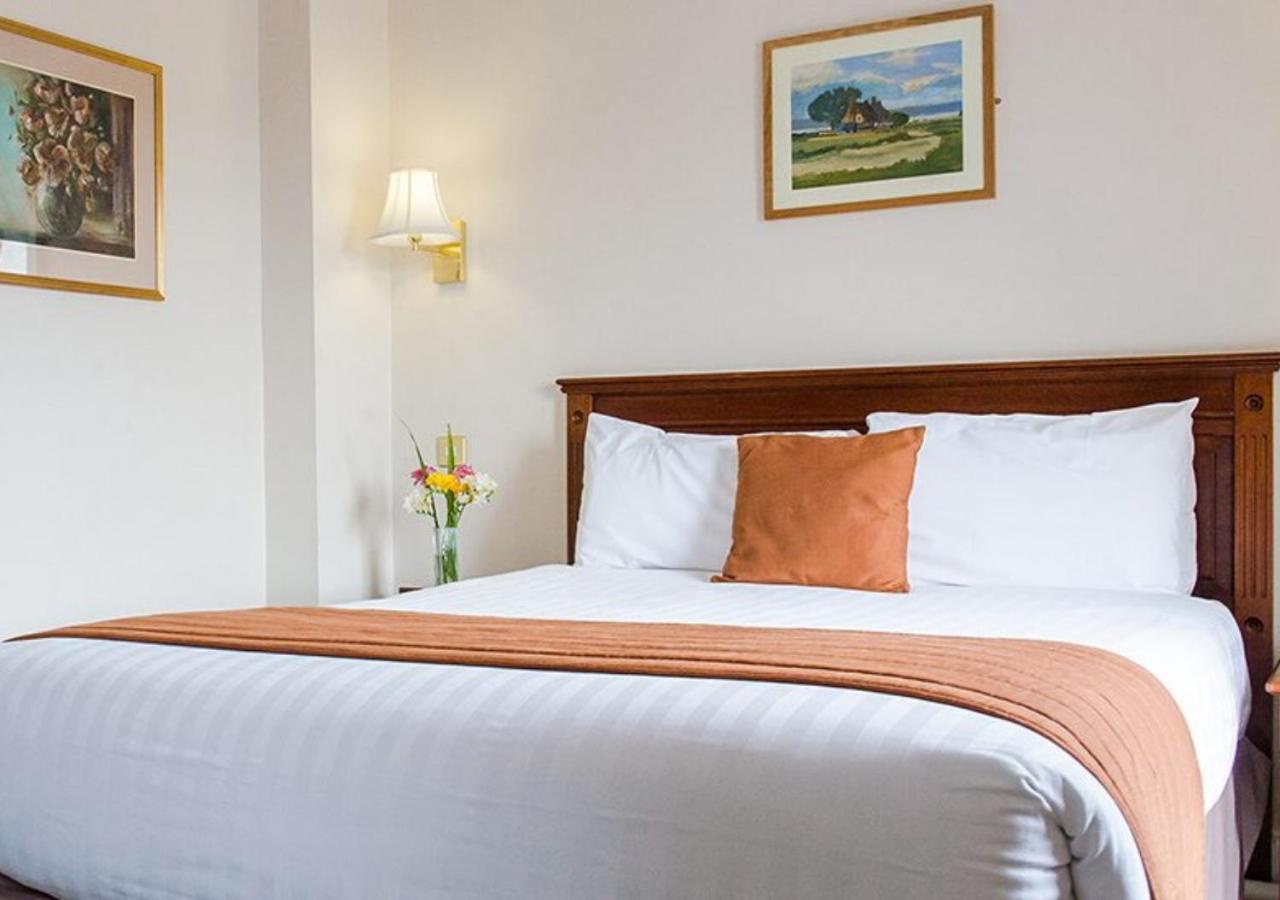 Londonderry Arms Hotel คาร์นโลห์ ภายนอก รูปภาพ